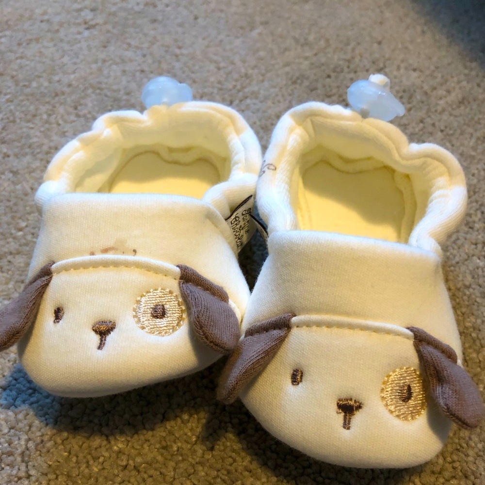 2 pairs Newborn Slippers: Tartine et Chocolat + puppy slippers